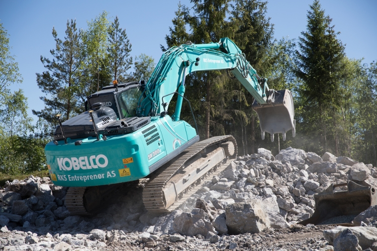 Kobelco SK300LC-10, Gravemaskine