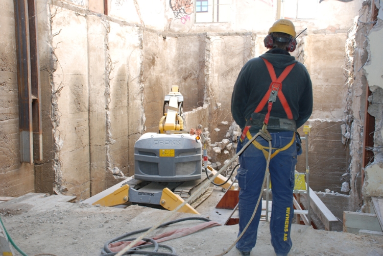 Brokk 400D, Nedbrydningsrobot